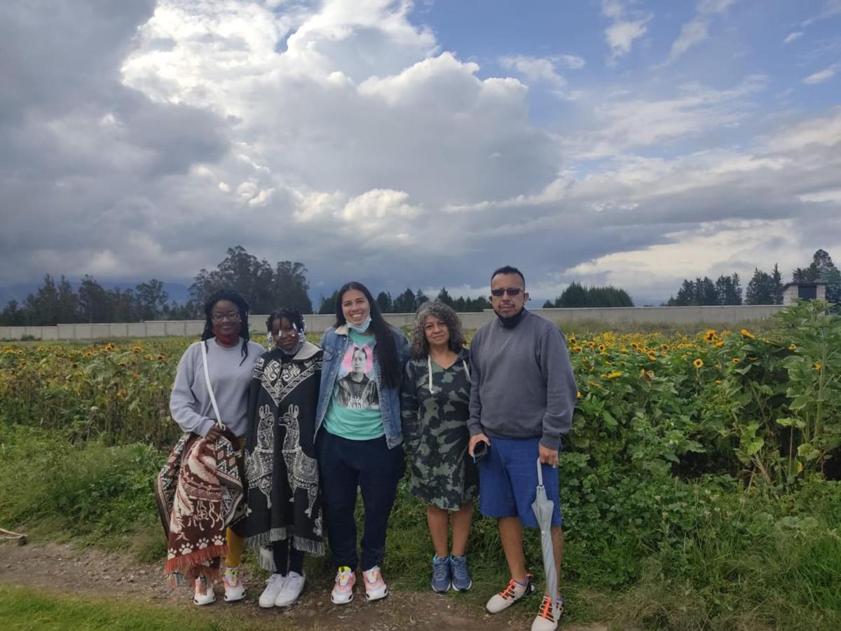Hospedaje El Girasol Tababela Кито Экстерьер фото